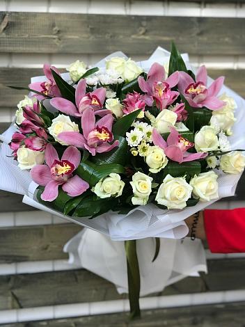 Букет цветов из: Розы и Хризантемы в Артемовске