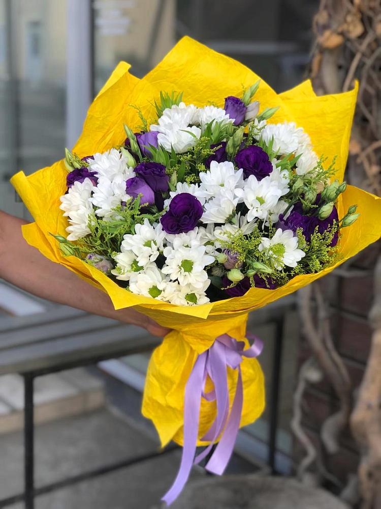 Букет облака в Артемовске Букет цветов из: Ирисы, Хризантемы и Ромашки в Артемовске
