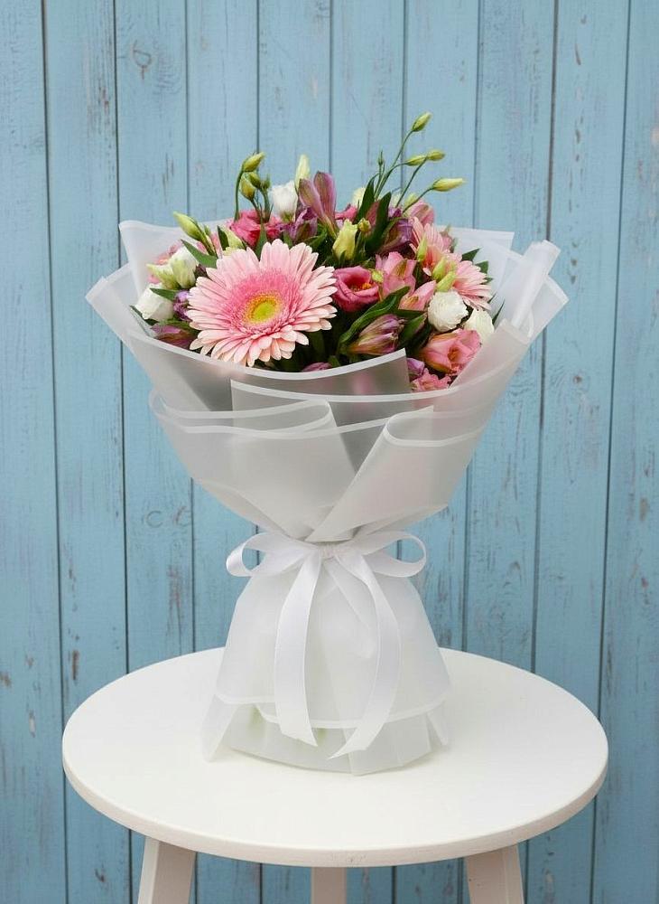 Букет прохладный бриз в Артемовске Букет цветов из: Герберы, Альстромерии и Лизиантусы в Артемовске