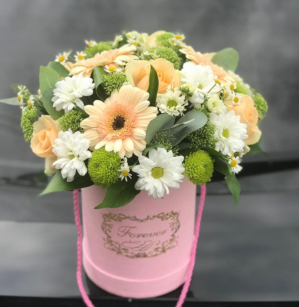 Композиция маленькая прелесть в Артемовске Цветочная композиция из Розы, Герберы и Хризантемы в шляпной коробке в Артемовске