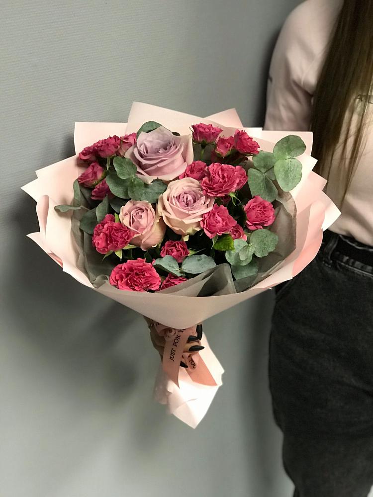 Букет восхищение в Артемовске Букет цветов из: Гвоздики и Розы в Артемовске